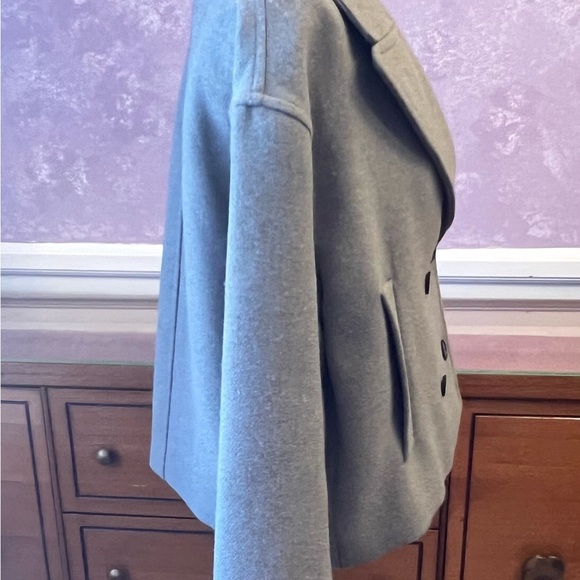 Flattering Zara Women's Double Breasted, Cropped Pea Coat - Picture 5 of 13